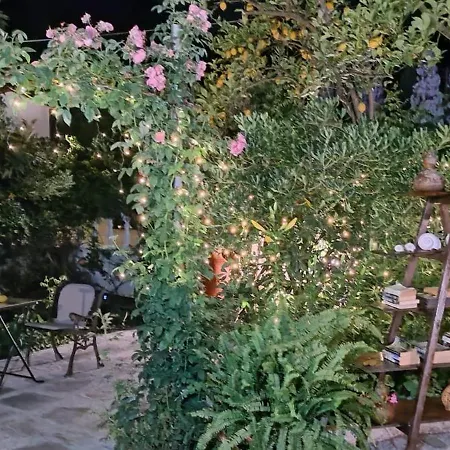 Stamatia's Garden بيت ضيافة *