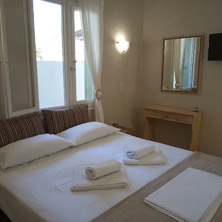 Πανσιόν Stamatia's Garden 3*