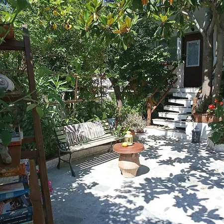 Stamatia's Garden Guest house