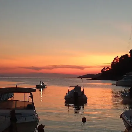 Πανσιόν Stamatia's Garden 3*