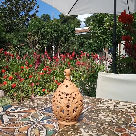 Stamatia's Garden Guest house *